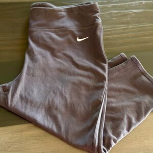 Nike Women's Capri Leggings